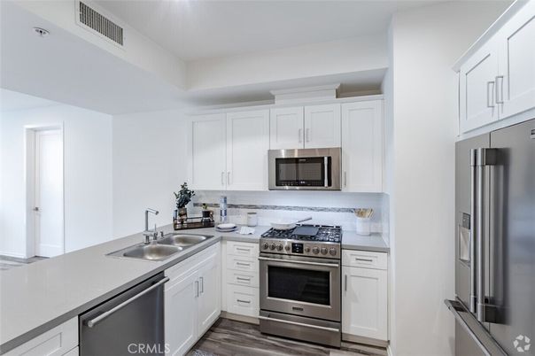 Interior, Kitchen, Stainless Steel Appliances, Wood Texture Flooring