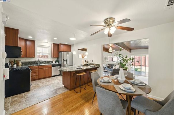 Dining room, Interior, Kitchen, Recessed Lighting, Wood Texture Flooring