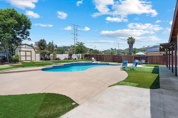 Exterior, Pool