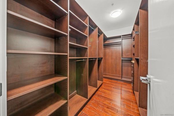 Interior, Walk-in Closets, Wood Texture Flooring