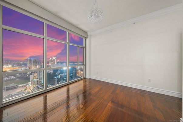 Empty room, Interior, Pendant Lights, Wood Texture Flooring