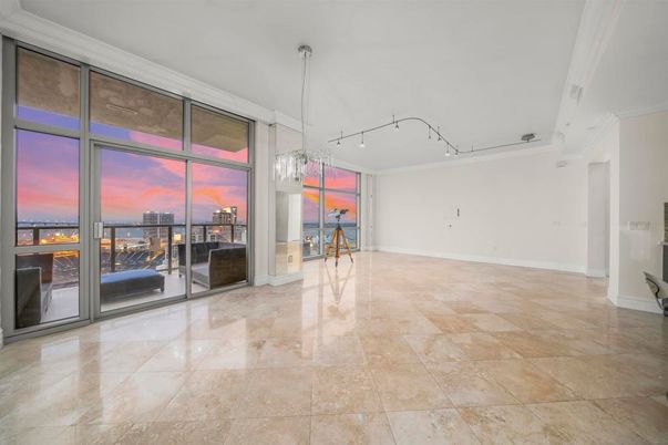 Empty room, Interior, Pendant Lights
