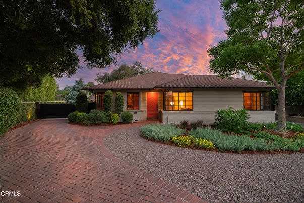 Backyard, Exterior, Facade, Ranch
