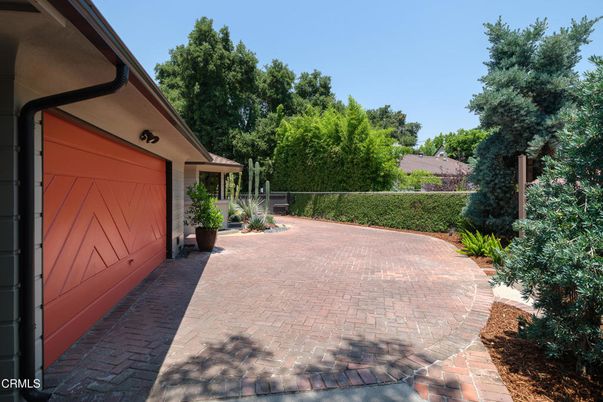Exterior, Fireplace