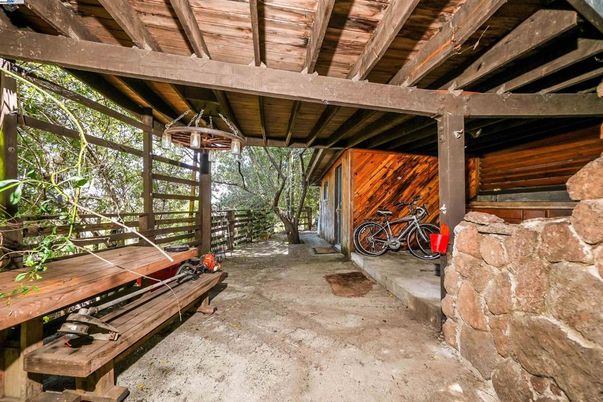 Exterior, Wooden Beams
