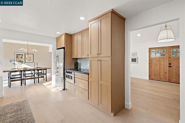 Dining room, Interior, Kitchen, Pendant Lights, Recessed Lighting, Wood Texture Flooring