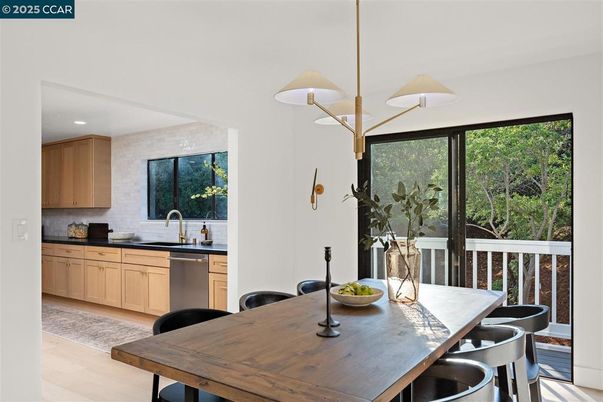 Dining room, Interior, Kitchen, Pendant Lights, Recessed Lighting, Wood Texture Flooring