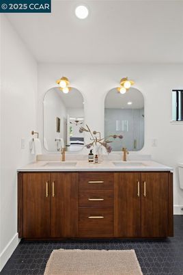 Bathroom, Dual Sink Vanities, Interior, Recessed Lighting