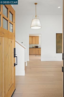 Interior, Pendant Lights, Recessed Lighting, Wood Texture Flooring