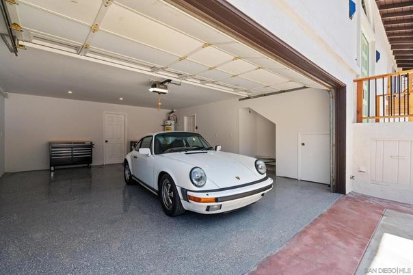 Garage, Interior