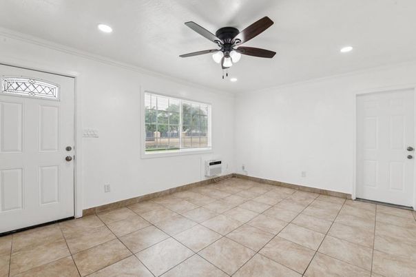 Empty room, Interior, Recessed Lighting