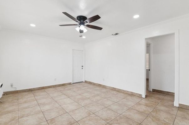 Empty room, Interior, Recessed Lighting