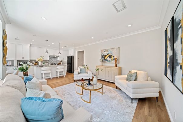 Interior, Kitchen, Living room, Pendant Lights, Recessed Lighting, Wood Texture Flooring