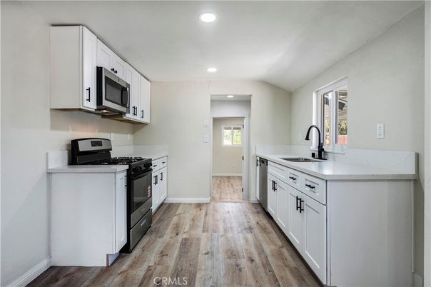 Interior, Kitchen, Recessed Lighting, Wood Texture Flooring