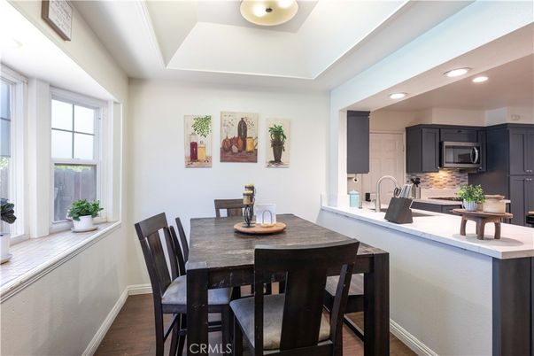 Dining room, Interior, Kitchen, Recessed Lighting, Wood Texture Flooring