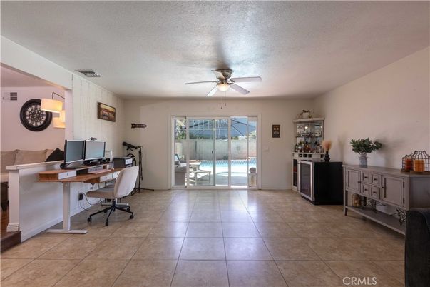 Home Office, Interior