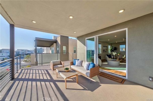 Exterior, Living room, Recessed Lighting
