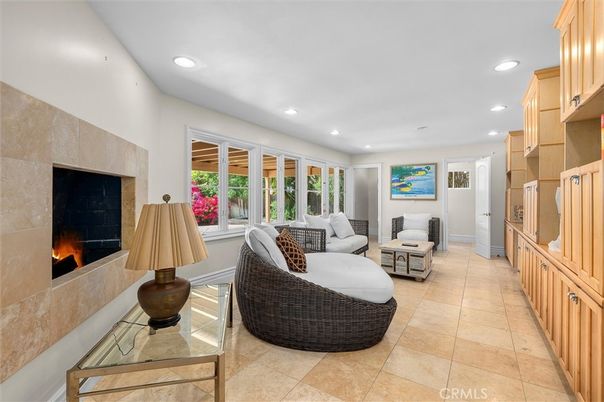 Fireplace, Interior, Living room, Recessed Lighting