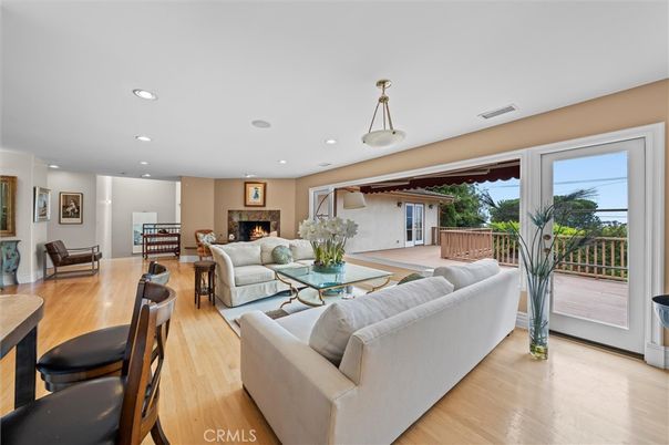 Fireplace, Interior, Living room, Pendant Lights, Recessed Lighting, Wood Texture Flooring