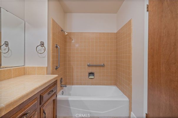 Bathroom, Interior, Tile Countertops
