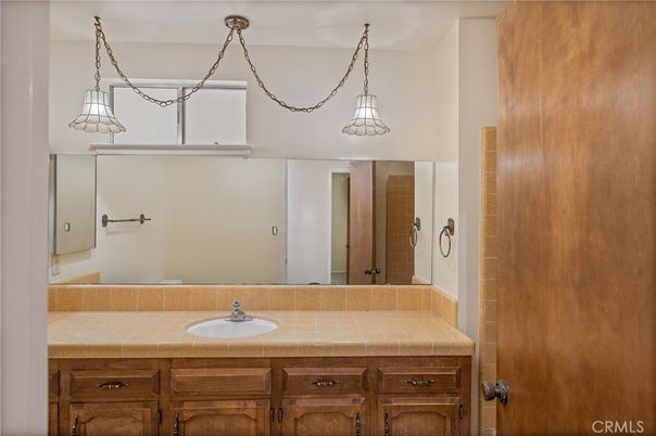 Bathroom, Interior, Pendant Lights, Tile Countertops