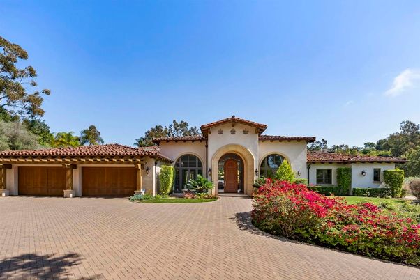 Attached, Exterior, Facade, Spanish Mediterranean