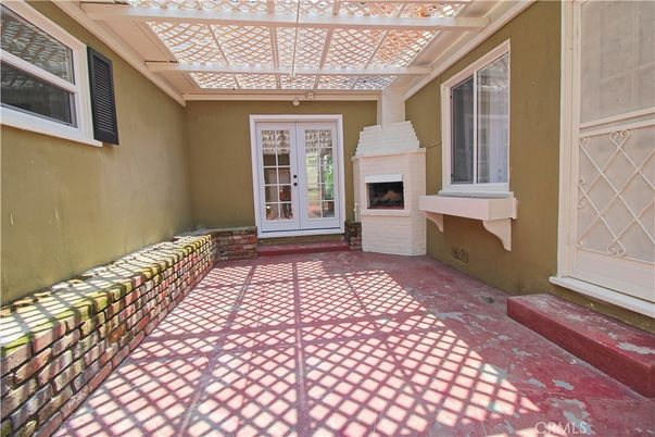 Exterior, Fireplace