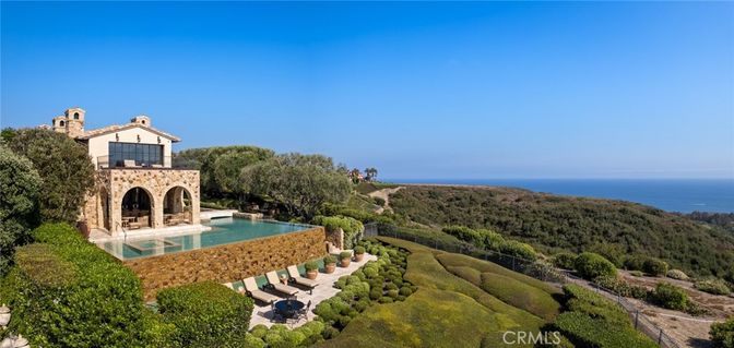 Exterior, Pool, Water