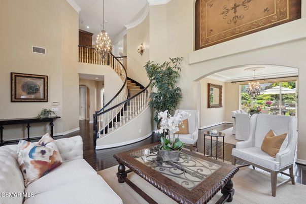 Chandelier, Dining room, Interior, Living room, Recessed Lighting, Wood Texture Flooring