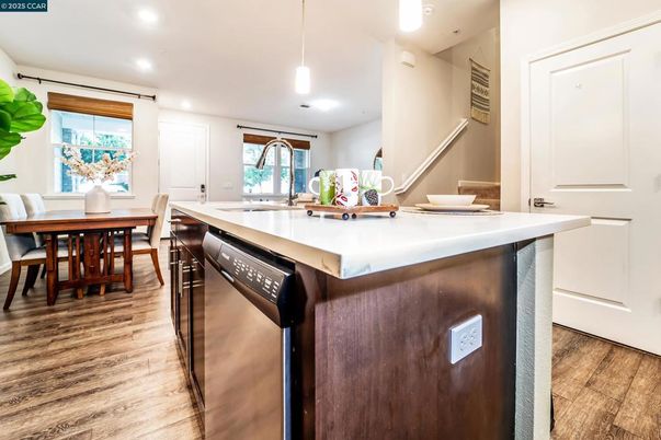 Dining room, Interior, Kitchen, Pendant Lights, Recessed Lighting, Wood Texture Flooring