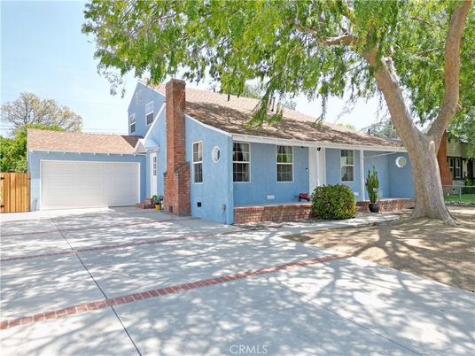 Attached, Exterior, Facade, Ranch