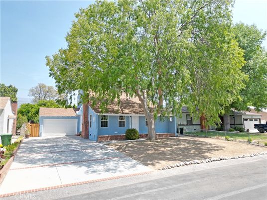 Attached, Detached Garage, Exterior, Facade, Ranch