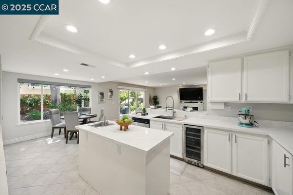 Dining room, Interior, Kitchen, Recessed Lighting