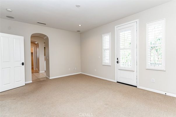 Empty room, Interior, Recessed Lighting
