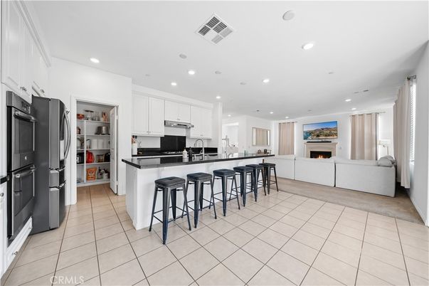 Fireplace, Interior, Kitchen, Recessed Lighting