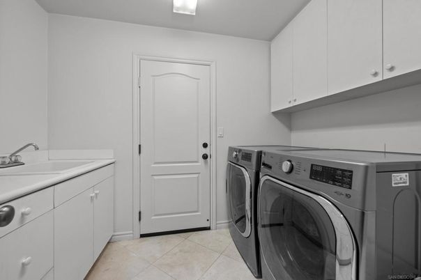 Interior, Washer