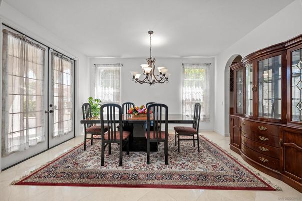 Chandelier, Dining room, Interior