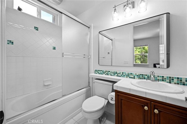 Bathroom, Interior, Tile Countertops
