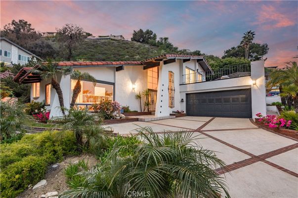 Attached, Exterior, Facade, Spanish Mediterranean