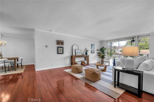 Chandelier, Dining room, Interior, Living room, Wood Texture Flooring