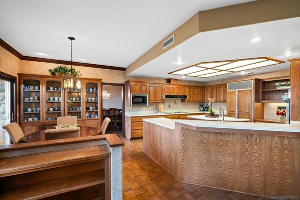 Chandelier, Dining room, Interior, Kitchen, Pendant Lights, Recessed Lighting, Wood Texture Flooring