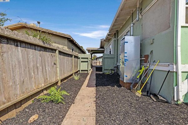 Backyard, Exterior