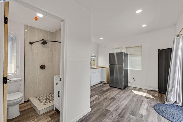 Bathroom, Interior, Recessed Lighting, Wood Texture Flooring