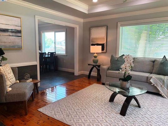 Dining room, Interior, Living room, Recessed Lighting, Wood Texture Flooring