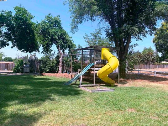 Backyard, Exterior, Playground