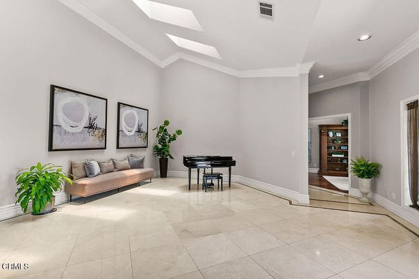Interior, Piano, Recessed Lighting