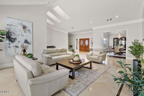 Chandelier, Dining room, Interior, Living room, Recessed Lighting