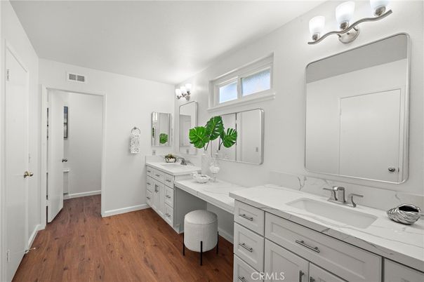 Bathroom, Dual Sink Vanities, Interior, Wood Texture Flooring