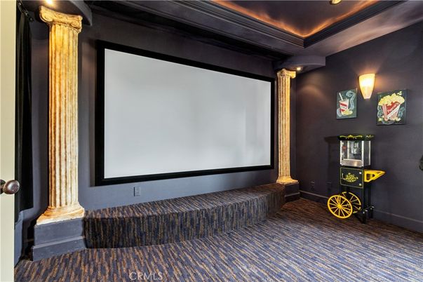 Interior, Projection Screen, Recessed Lighting, Theatre Room