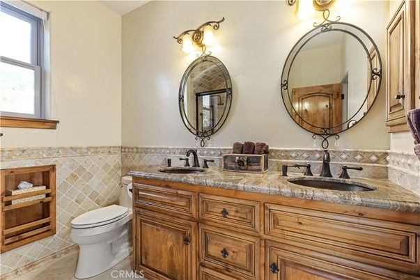 Bathroom, Dual Sink Vanities, Interior